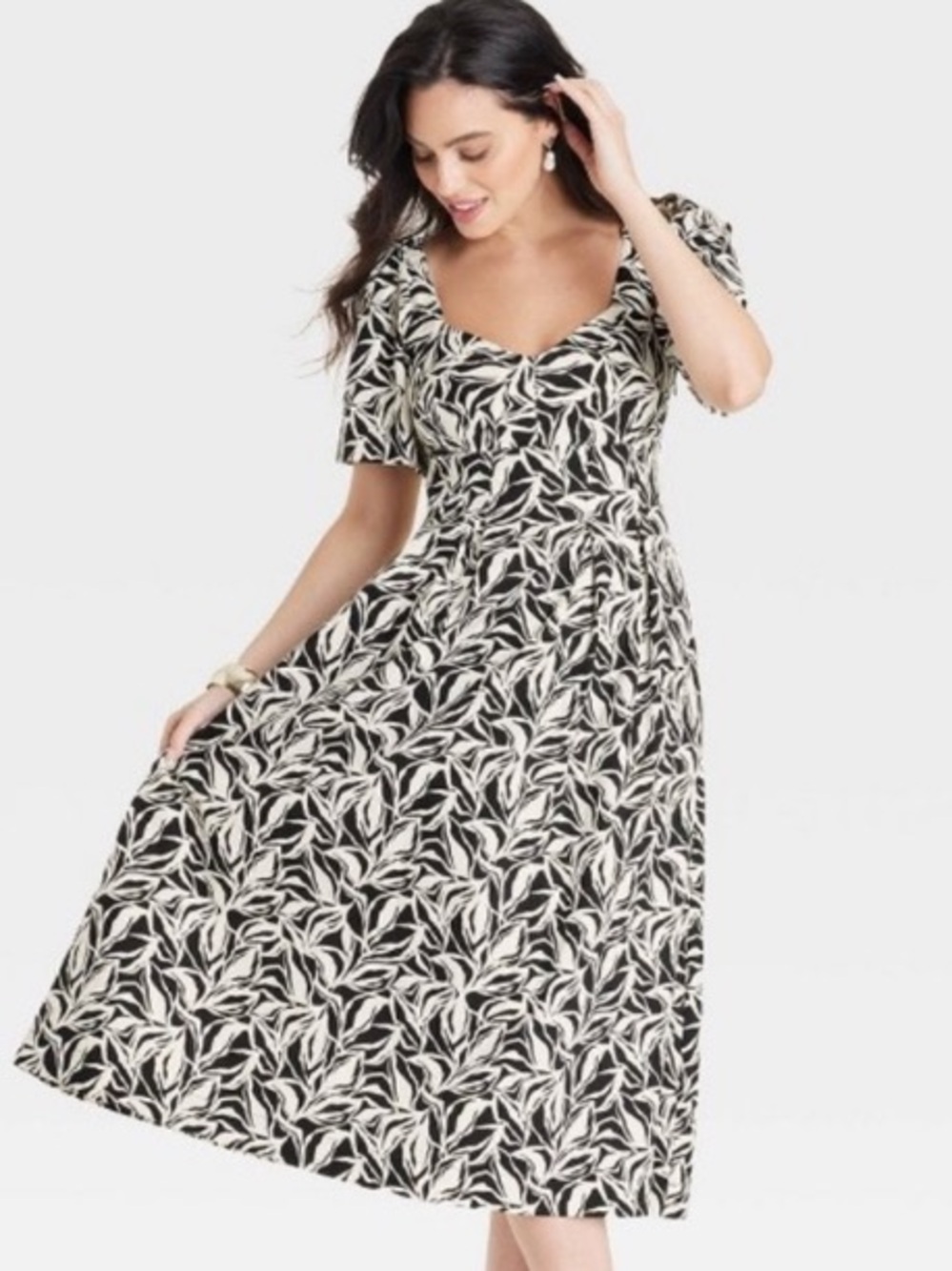 A New Day Women's Short Sleeve Floral Midi Dress in black and white. Size 6